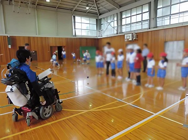 浜松市内の小学校でボッチャ体験会の講師として参加【２】