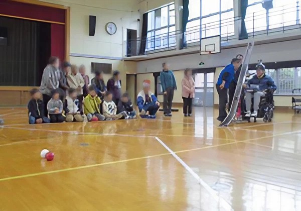 浜松市内の小学校でボッチャ体験会の講師として参加【５】